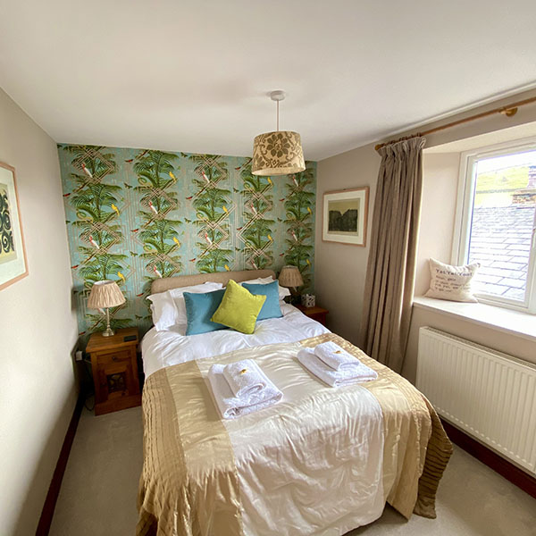 Tyan cottage double bedroom